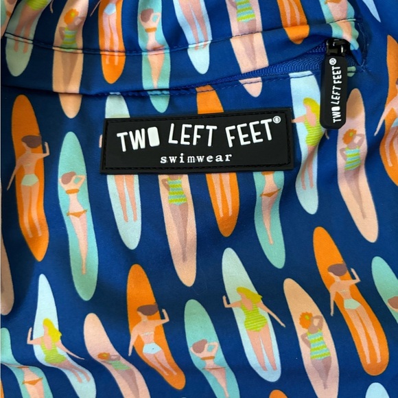 TWO LEFT FEET Men’s LongBoard Babes Lined Swim Trunks Size MEDIUM Summer Beach - Picture 5 of 14